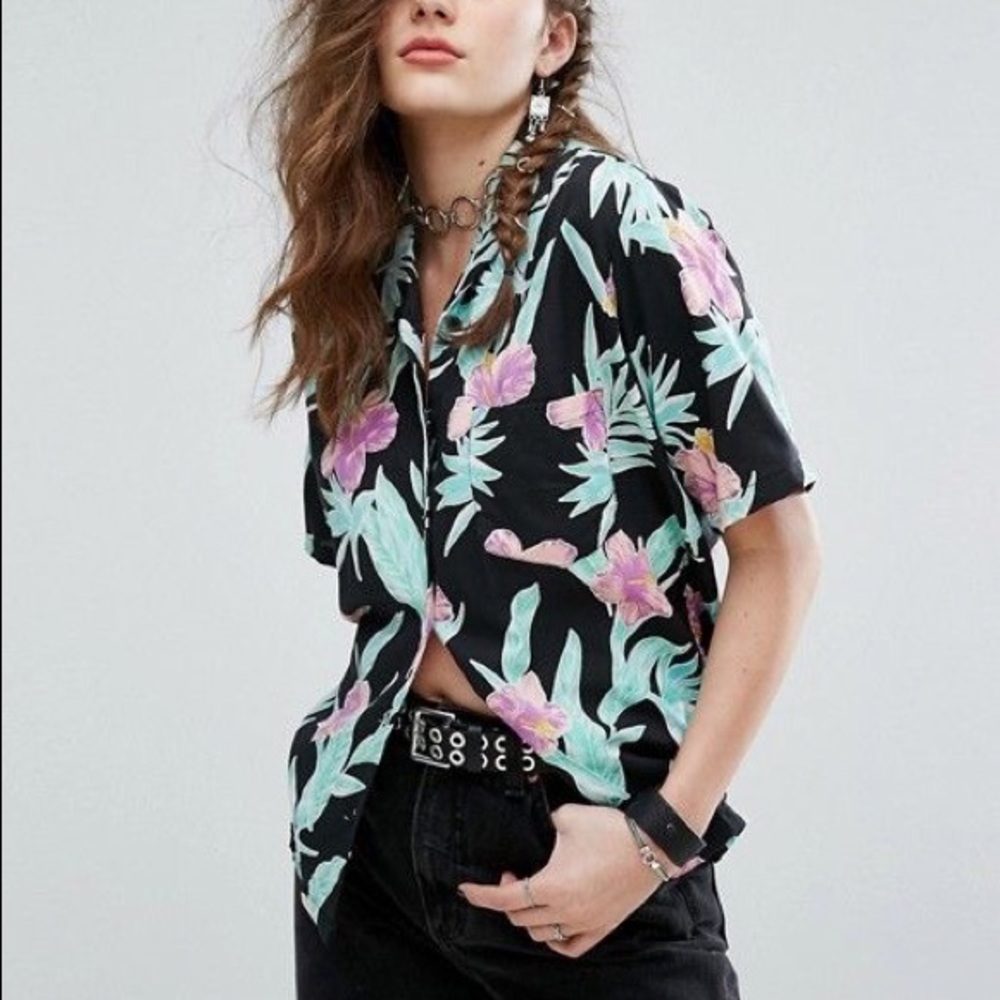Levi’s Hawaiian button up.